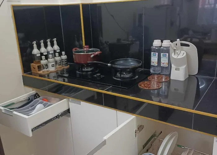 Spacious 2-storey Family Near Sm Seaside And Ocean Park - 2 Wifi Main Backup