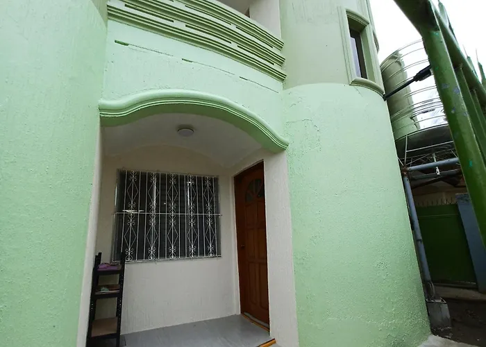 Spacious 2-storey Family Near Sm Seaside And Ocean Park - 2 Wifi Main Backup *